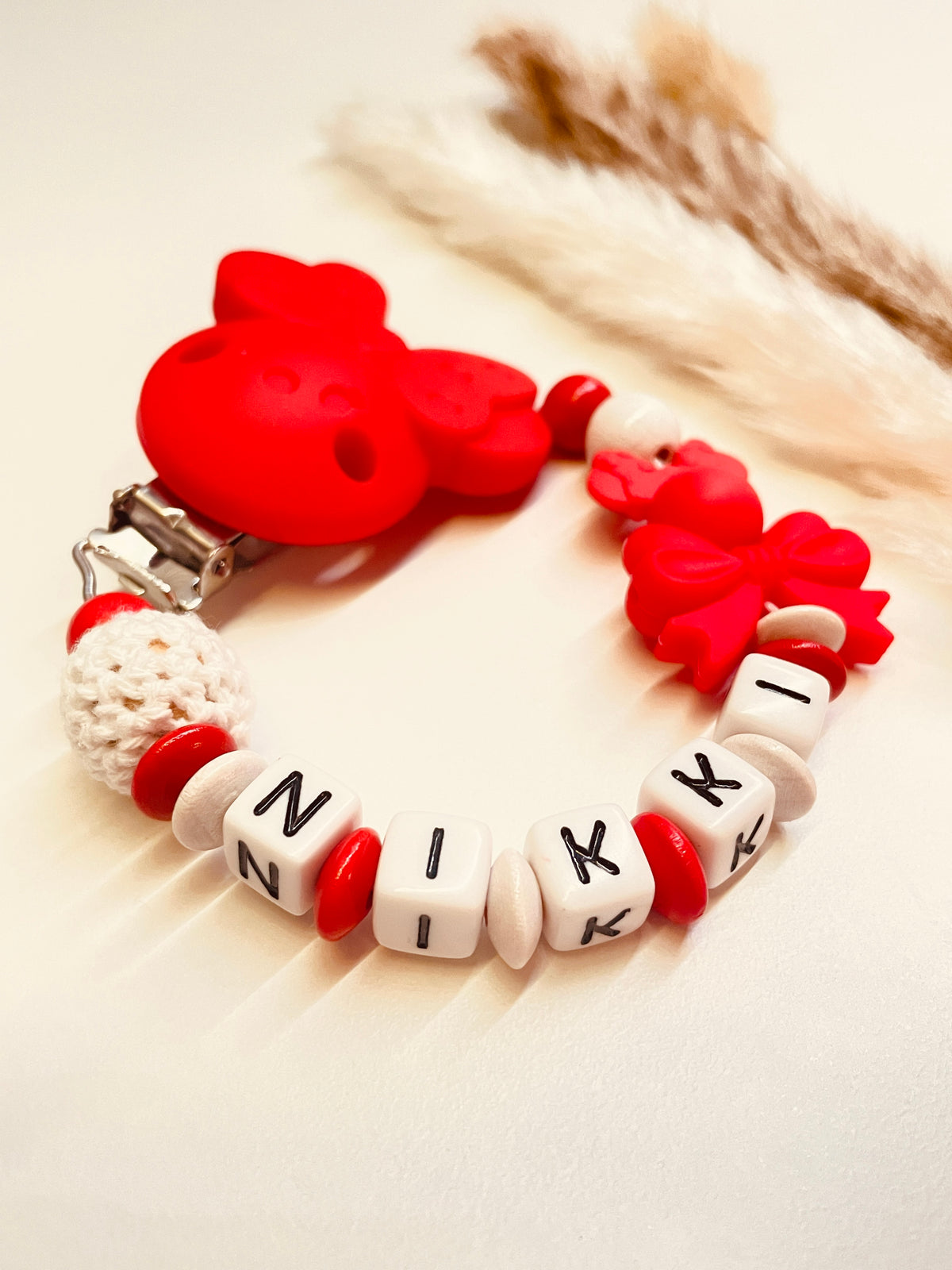 Schnullerkette Maus mit Schleife rot weiß personalisiert handgefertigt Babygeschenk