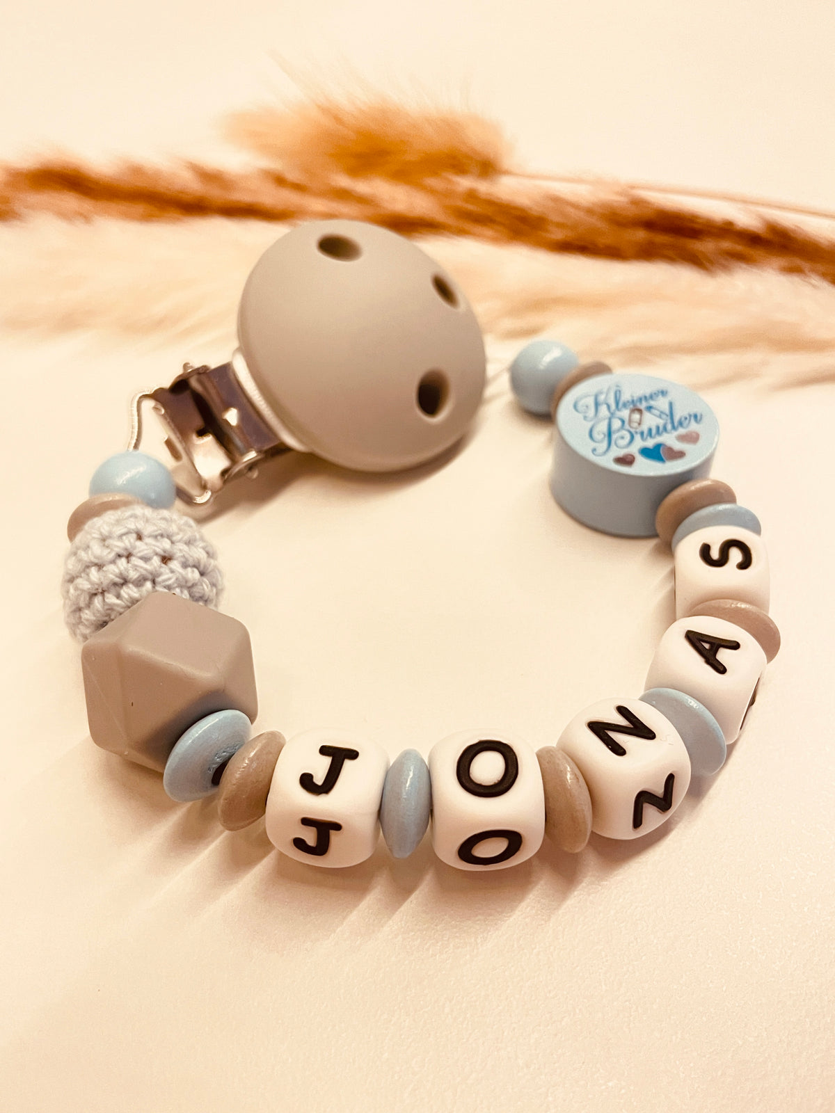 Schnullerkette Maus kleiner Bruder blau grau, personalisiert mit Namen
