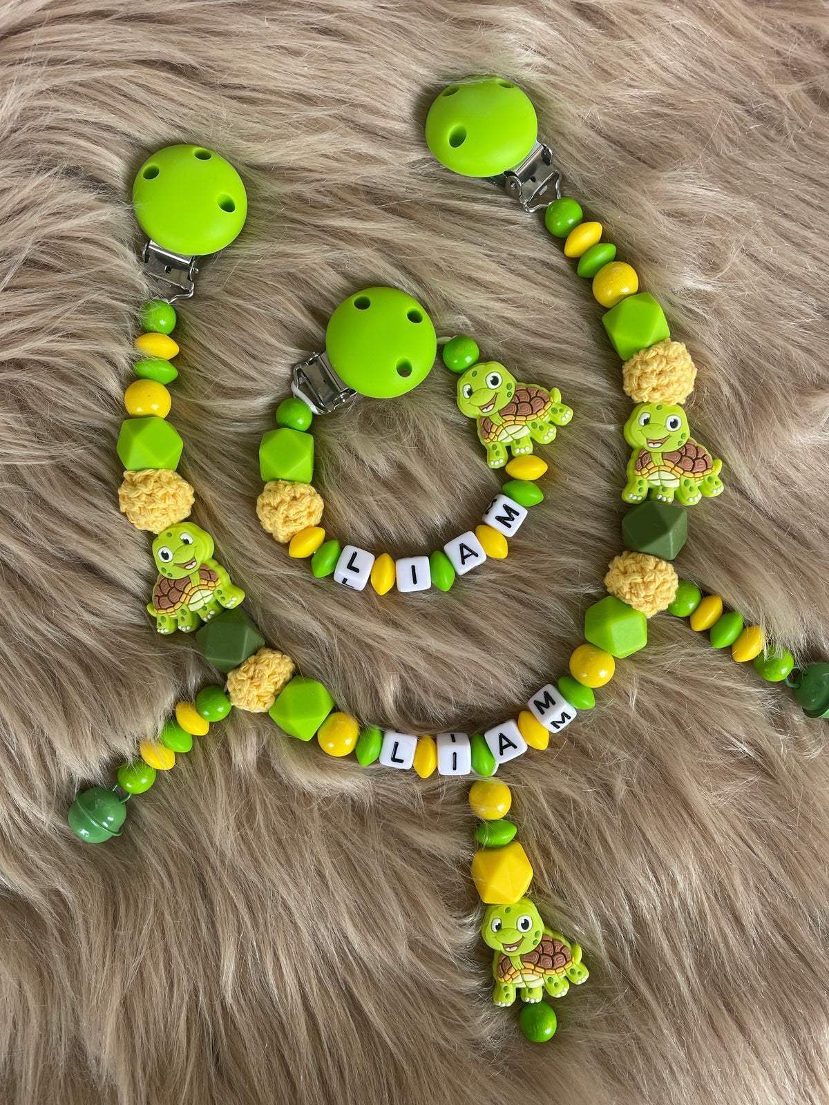 Schnullerkette und Kinderwagenkette Schildkröte in grün-gelb, personalisiert mit Namen