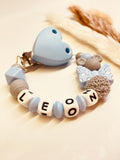 Schnullerkette Maus mit Schleife blau grau personalisiert handgefertigt Babygeschenk Junge
