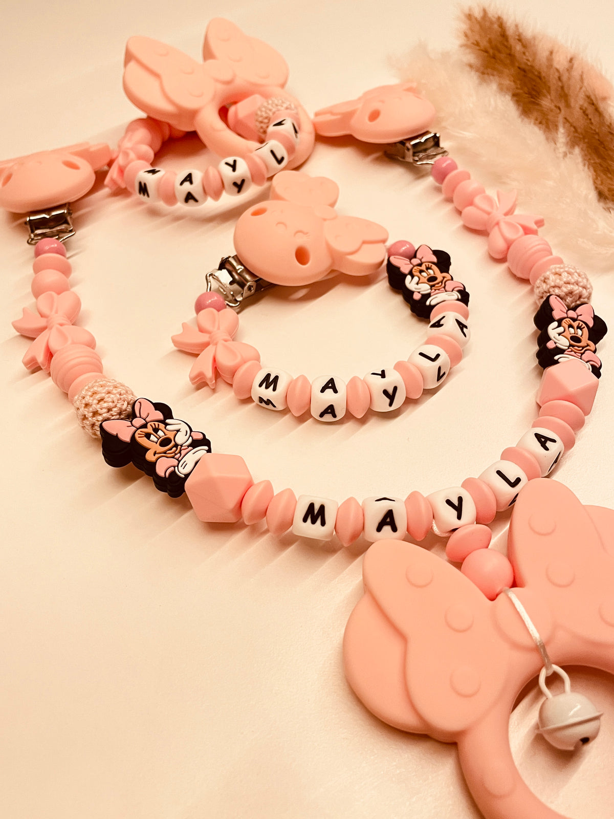 Schnullerkette, Kinderwagenkette, Greifring personalisiert Maus Figur rosa