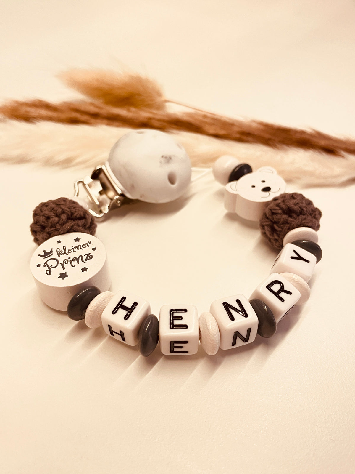 Schnullerkette Bär kleiner Prinz weiß grau, personalisiert mit Namen