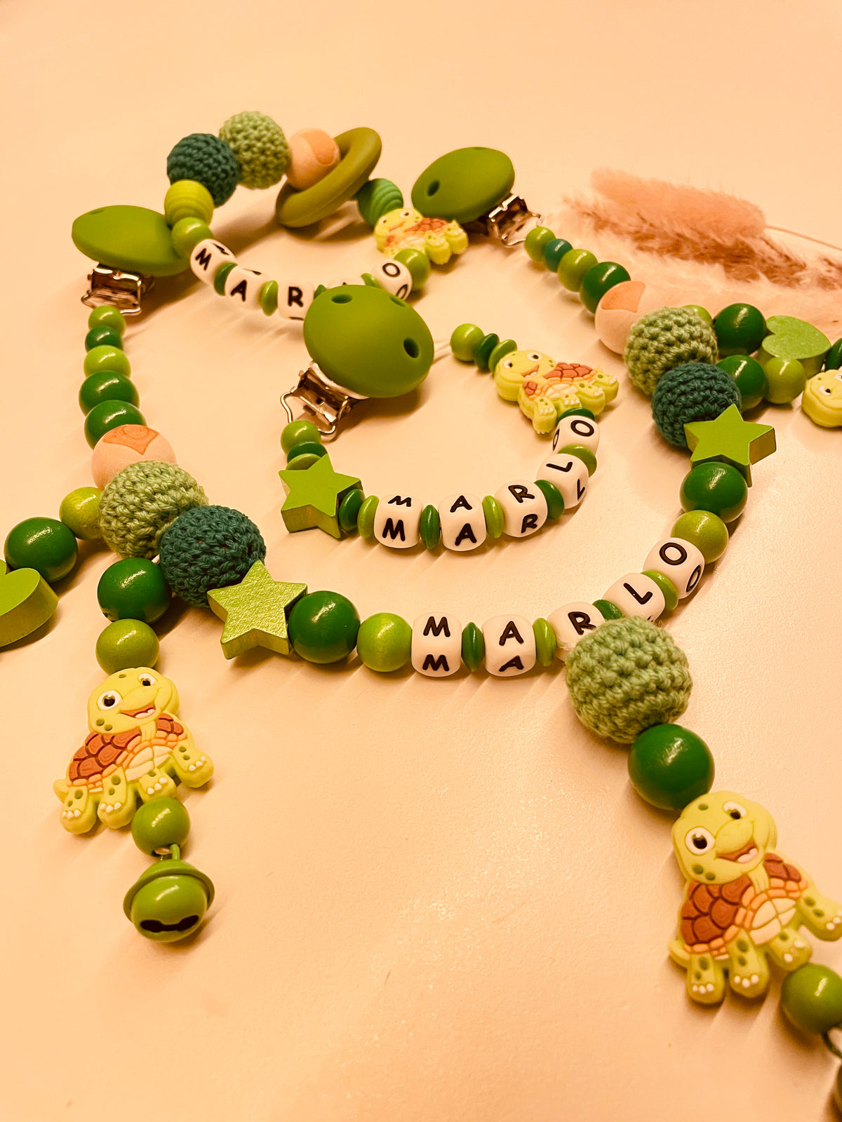 Schnullerkette Kinderwagenkette Greifring Schildkröte grün mit Namen personalisiert Baby Geschenk 
