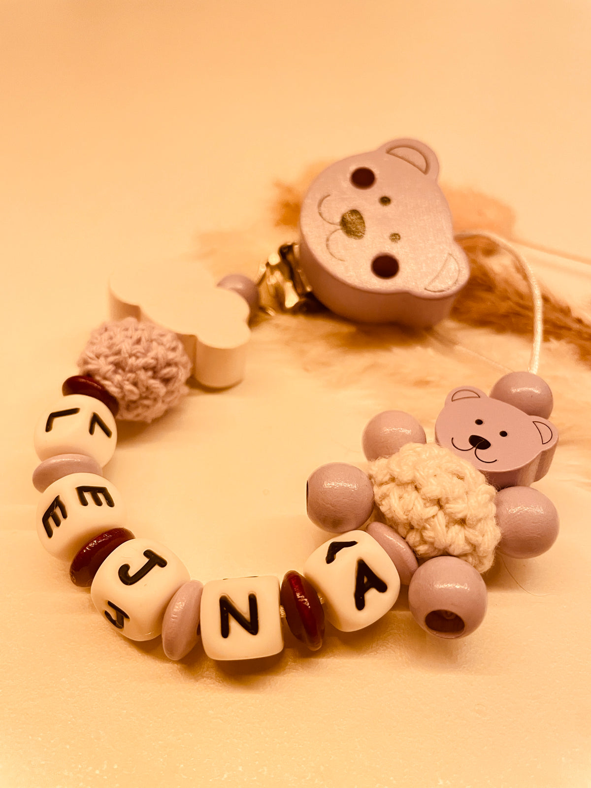 Schnullerkette mit Namen personalisiert Bär mit Körper und Wolke lila