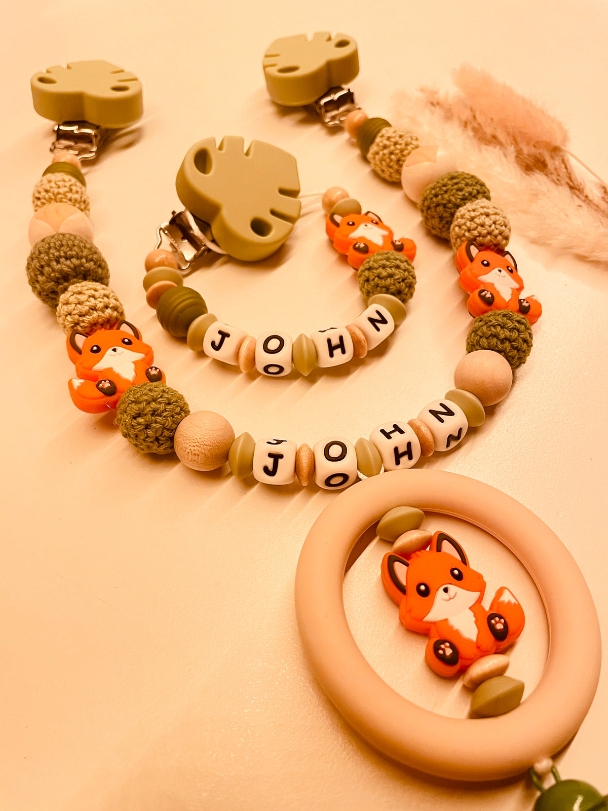 Schnullerkette Kinderwagenkette Greifring Babyschalenanhänger Schlüsselanhänger Fuchs grün beige