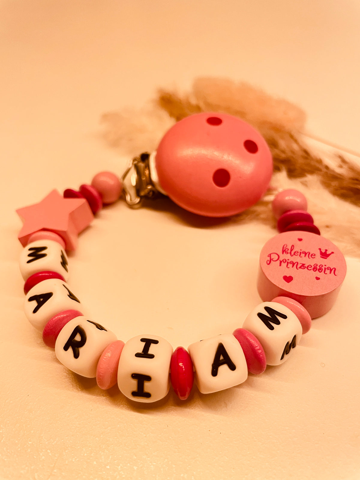 Schnullerkette mit Namen personalisiert kleine Prinzessin mit Stern rosa pink
