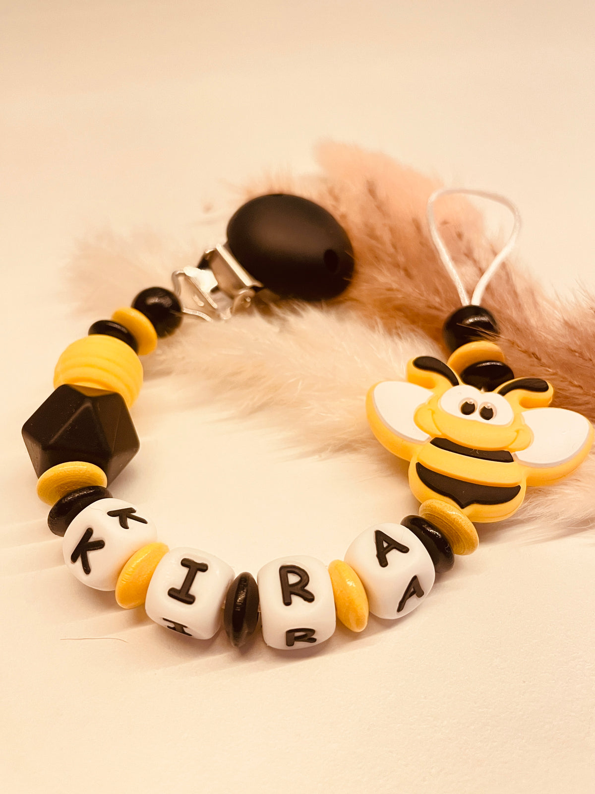 Schnullerkette Biene schwarz gelb Baby personalisiertes Geschenk