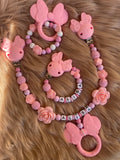 Schnullerkette, Kinderwagenkette und Greifring Maus in rosa, personalisiert mit Namen