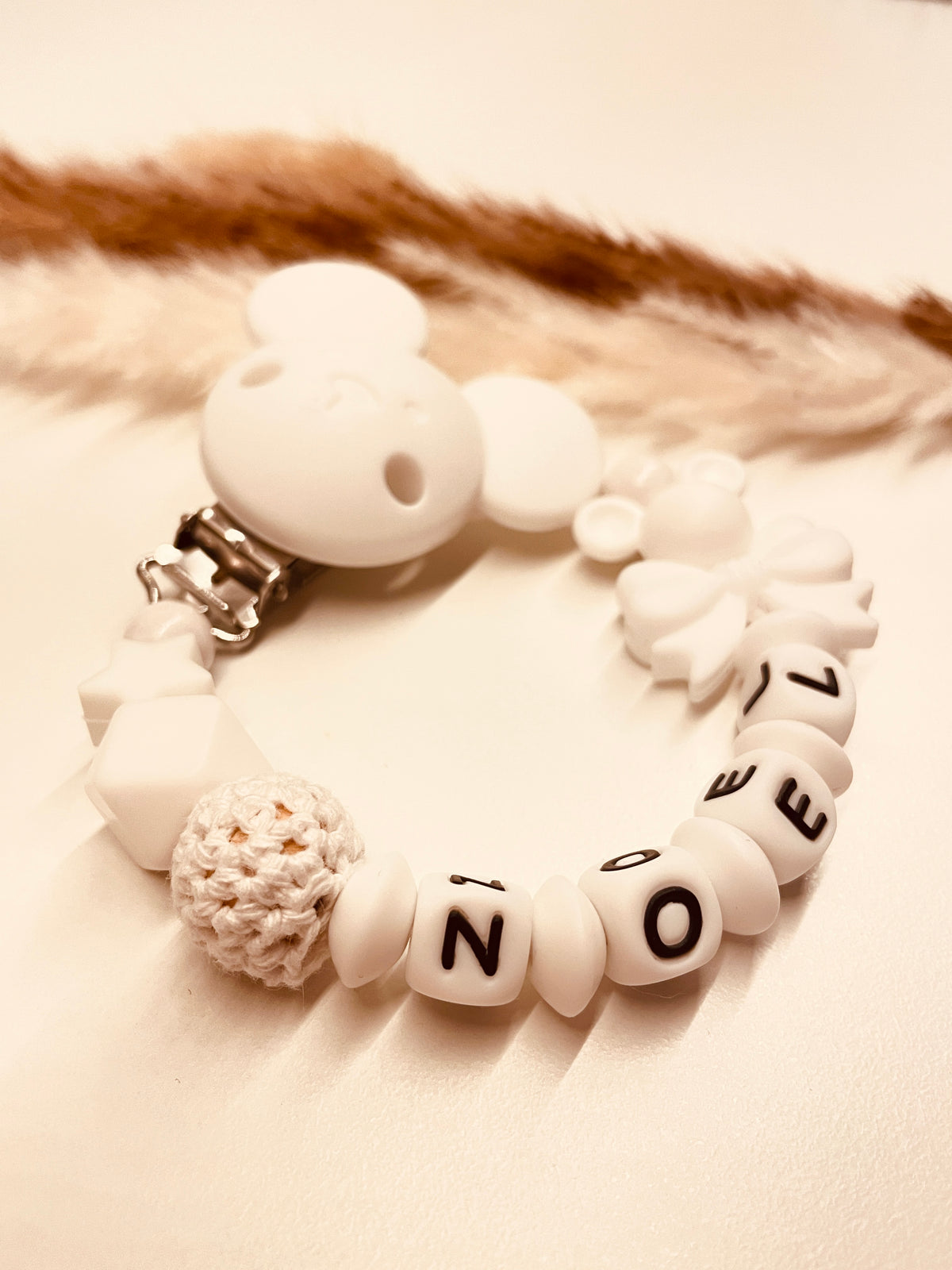 Schnullerkette Maus weiß, personalisiert mit Namen