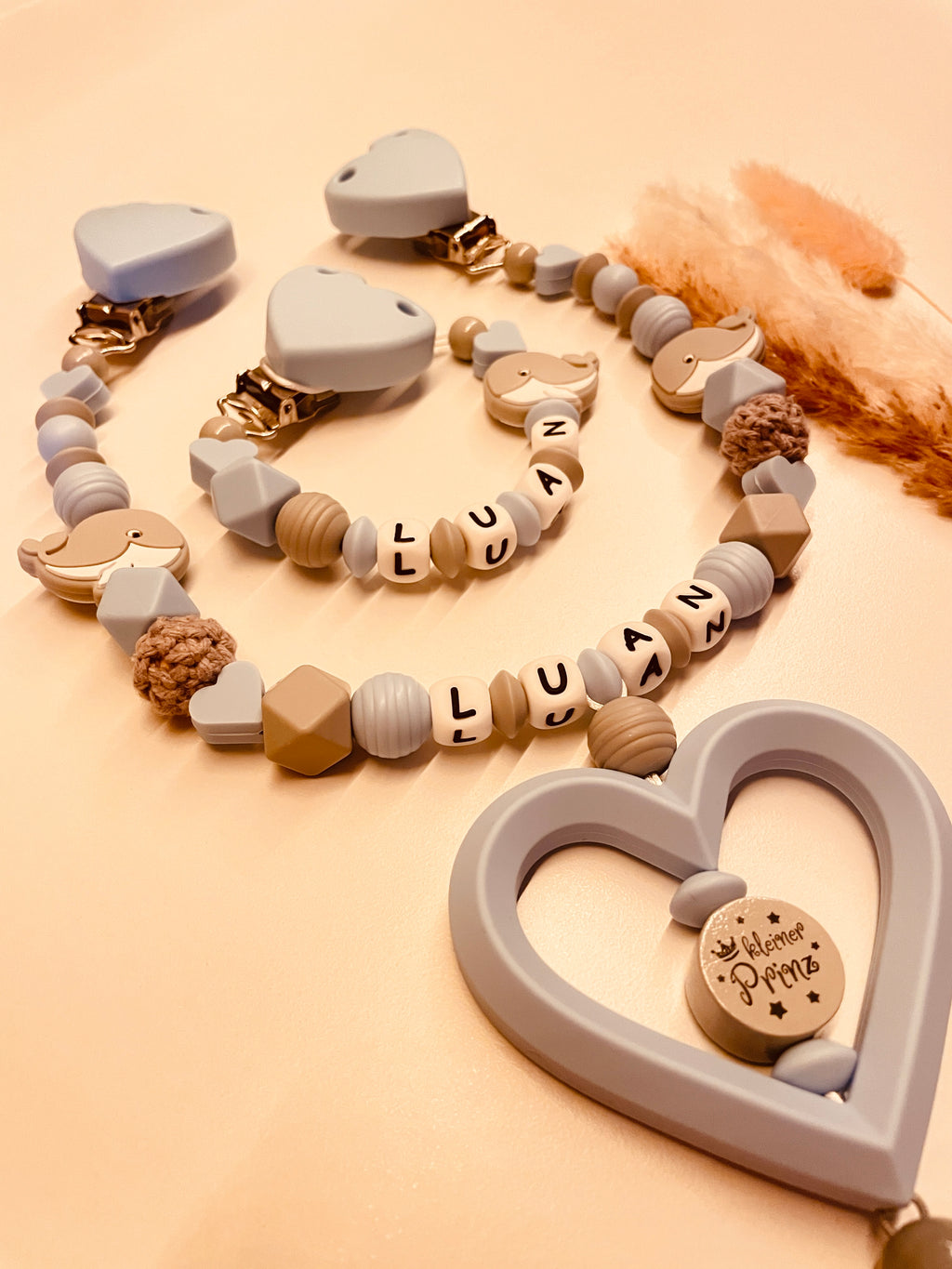Schnullerkette, Kinderwagenkette personalisiert Wal blau grau Baby Geschenk Geburt kleiner Prinz Junge