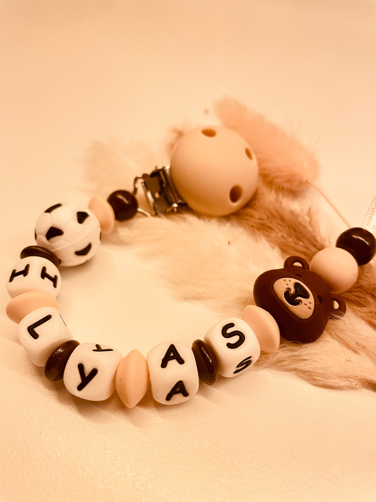 Schnullerkette Teddy mit Fußball personalisiert beige braun