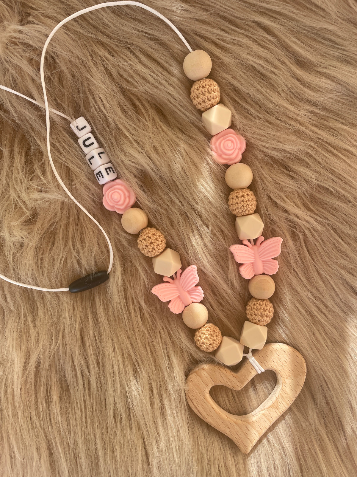 Stillkette Herz Schmetterling, personalisiert mit Namen