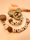 Schnullerkette und Greifring grau Maus I love mom & dad