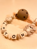 Schnullerkette personalisiert grau I love mum