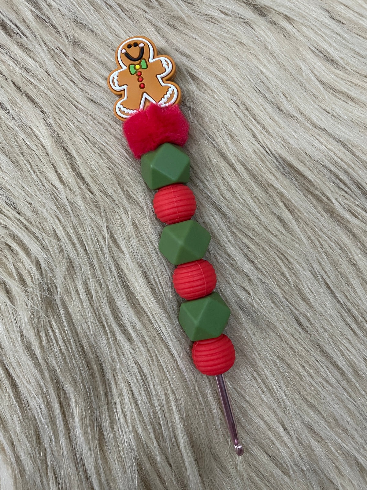 Häkelnadel Lebkuchenmann rot grün Silikon ergonomisch Weihnachten Häkelzubehör

