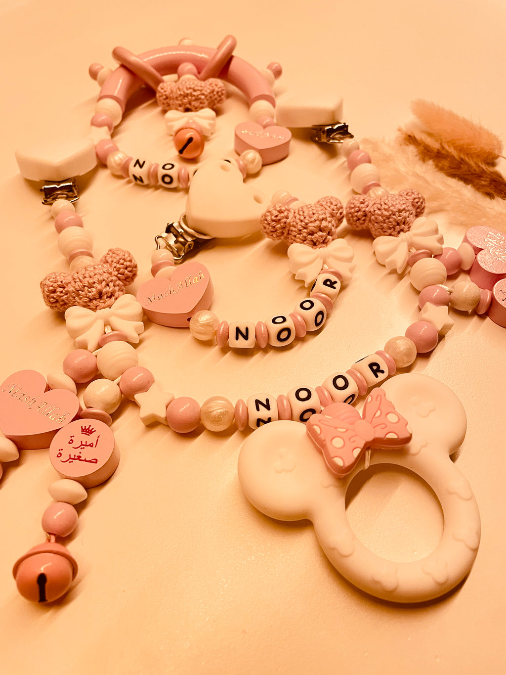 Schnullerkette Kinderwagenkette Greifring Mashallah rosa weiß perlmutt Geschenk Baby Geburt
