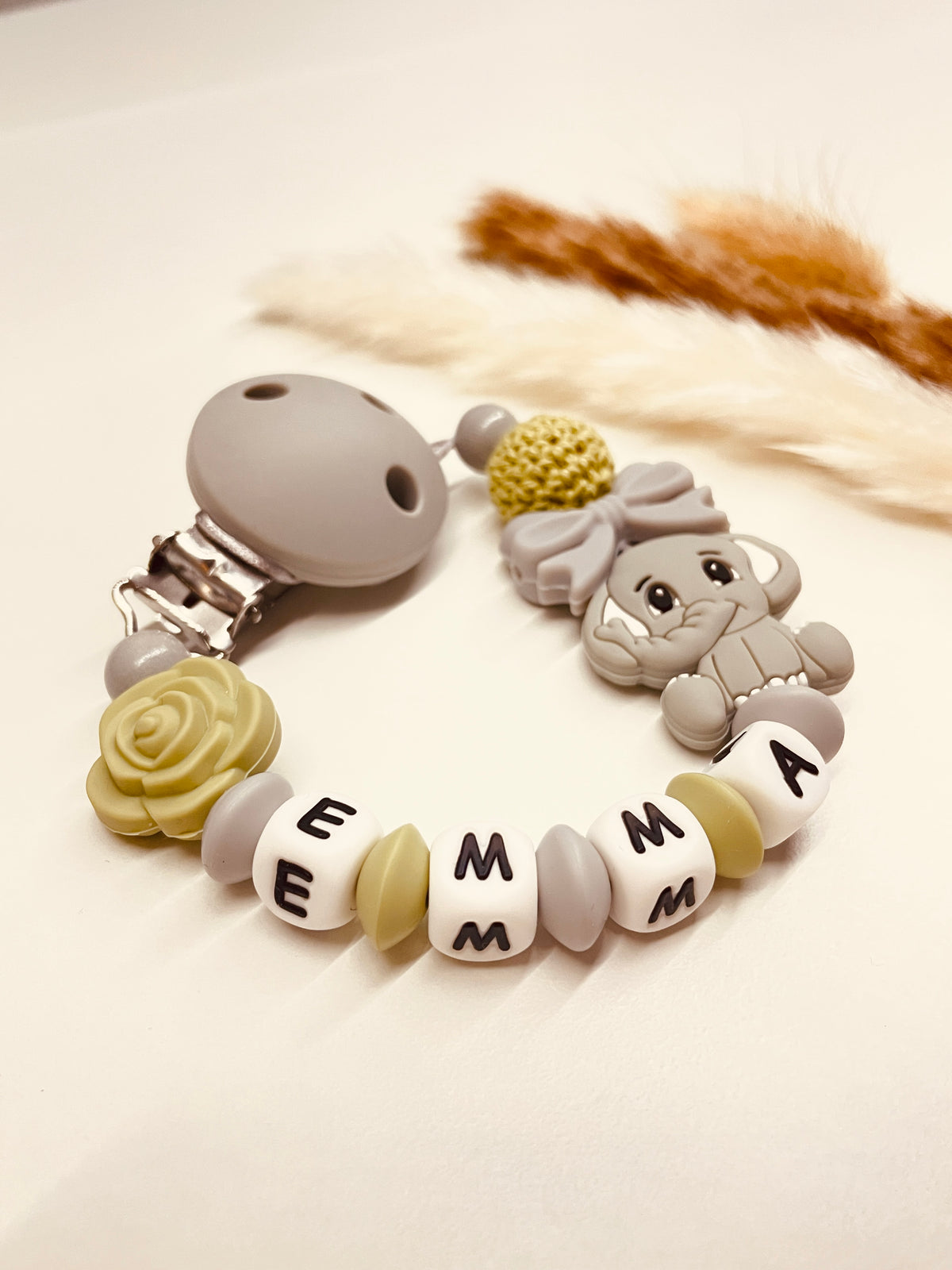 Schnullerkette Elefant grau lint personalisiert handgefertigt Babygeschenk