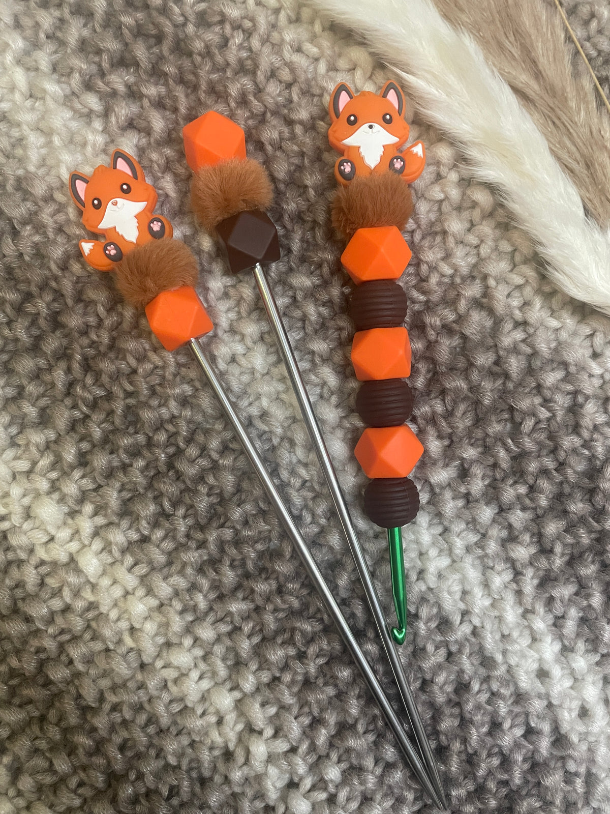 Häkelnadel Set Fuchs orange braun Amigurumisticks ergonomisch Silikon
