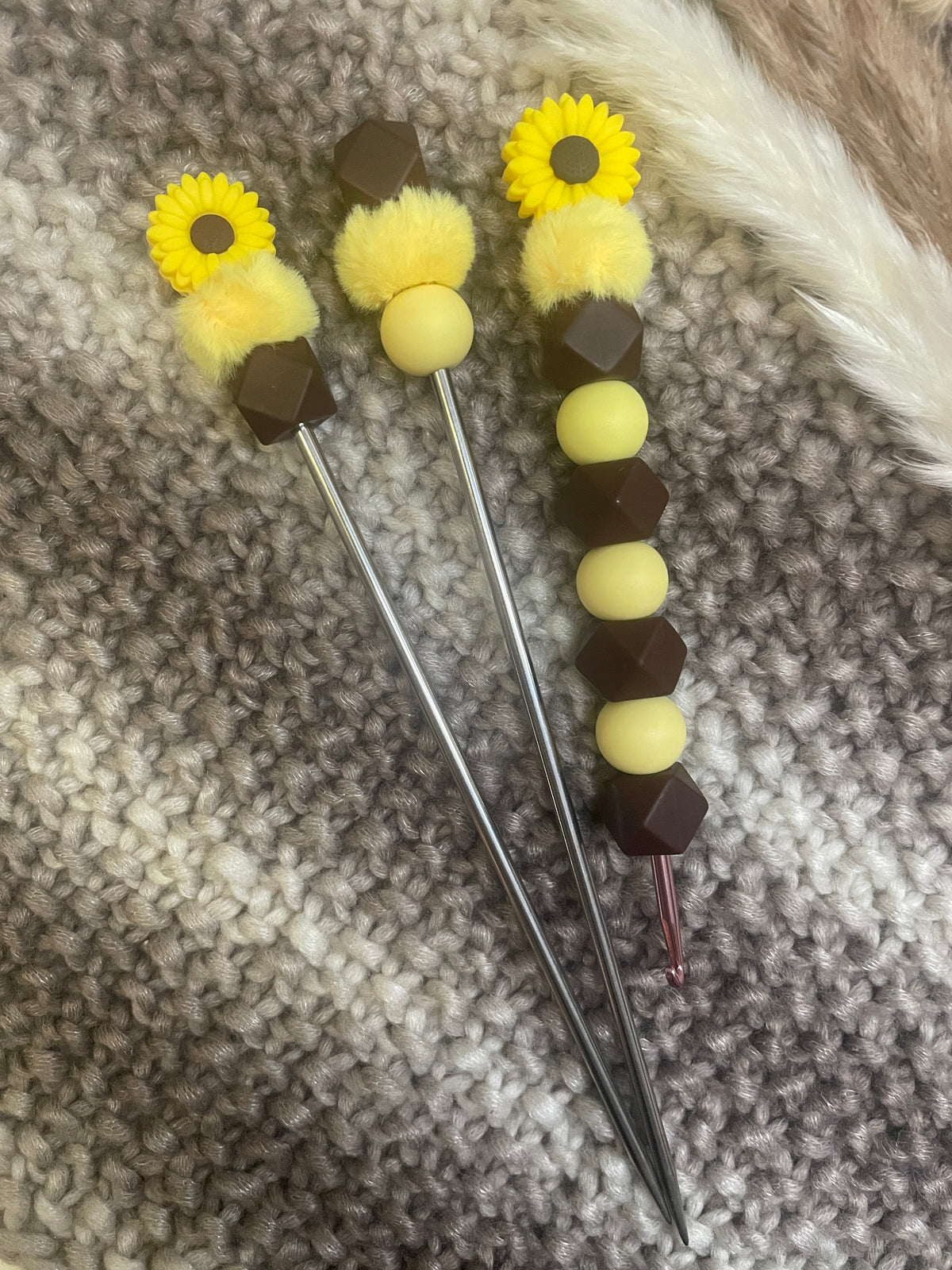 Häkelnadel Set Sonnenblume braun gelb Amigurumisticks ergonomisch Silikon
