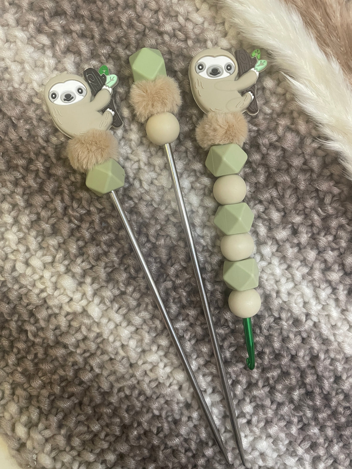 Häkelnadel Set Faultier beige lint Amigurumisticks ergonomisch Silikon Häkelzubehör
