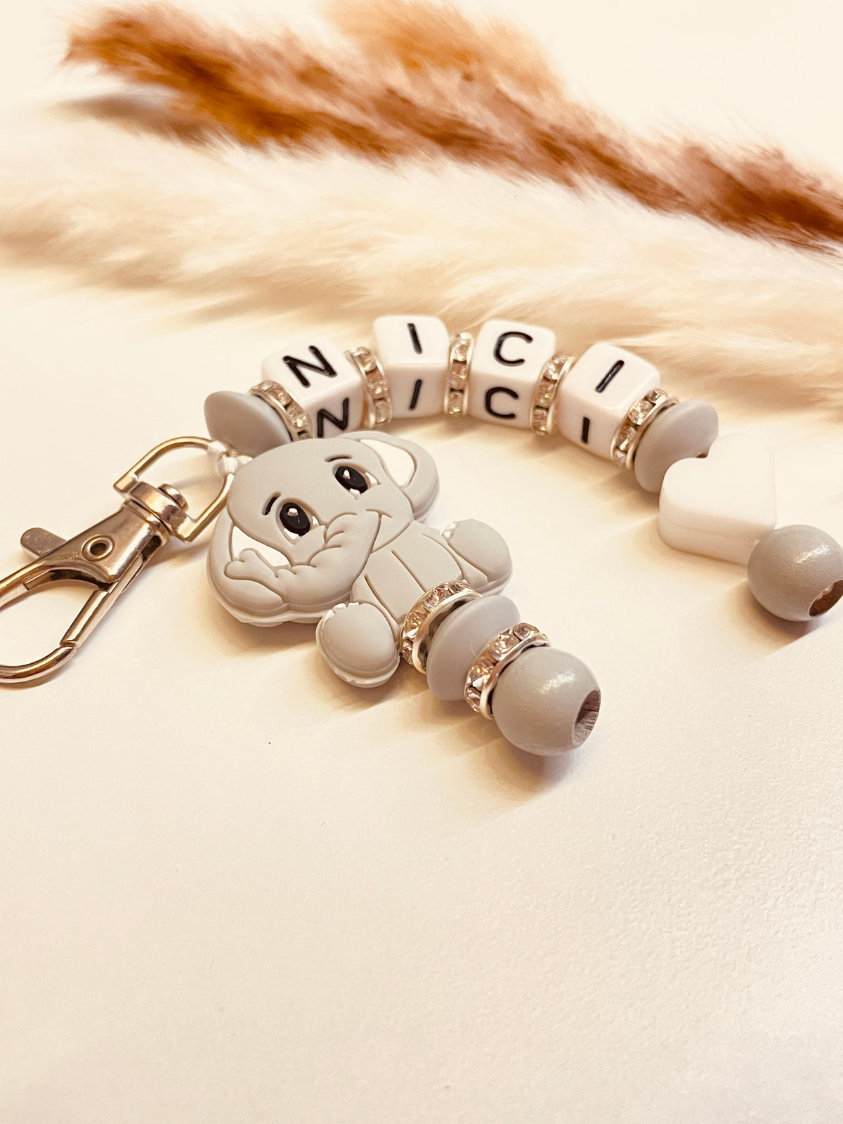 Schlüsselanhänger Elefant grau personalisiert handgefertigt Geschenkanhänger
