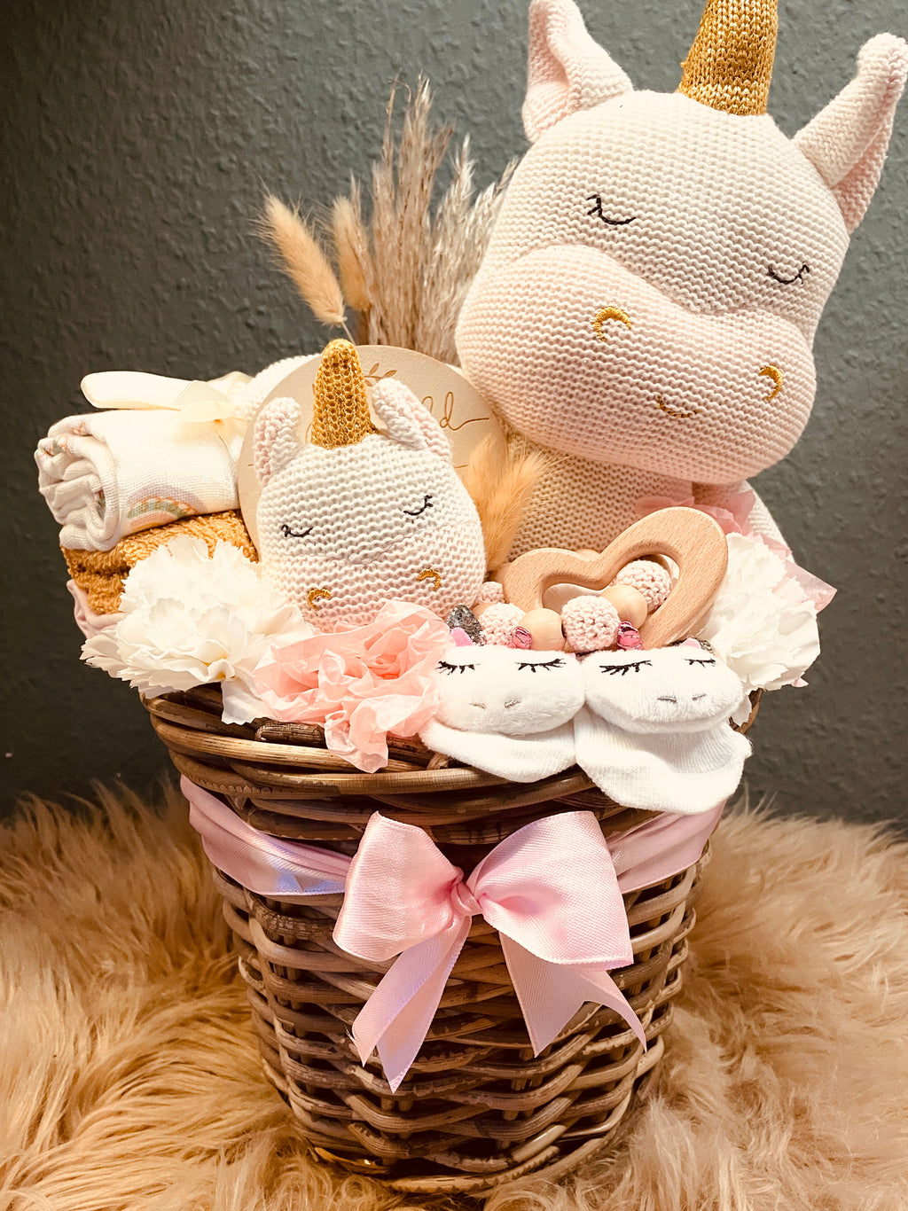 Windelkorb Windeltorte Einhorn rosa mit Häkeltier und Häkelrassel Babygeschenk Mädchen
