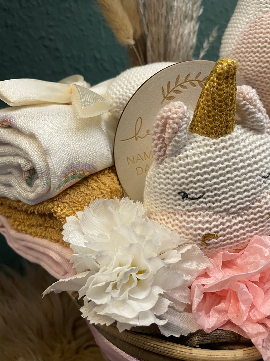 Windelkorb Einhorn komplett Set mit Häkeltier Häkelrassel personalisiert rosa Babygeschenk
