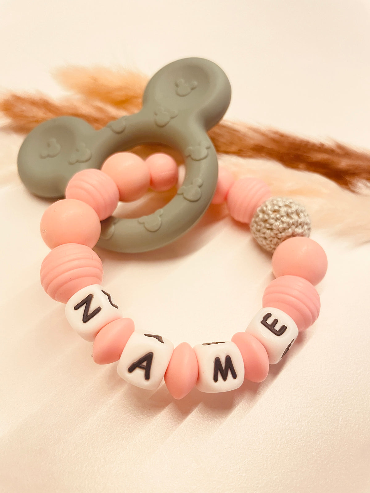 Abverkauf Greifring Maus grün rosa, personalisierbar mit Namen