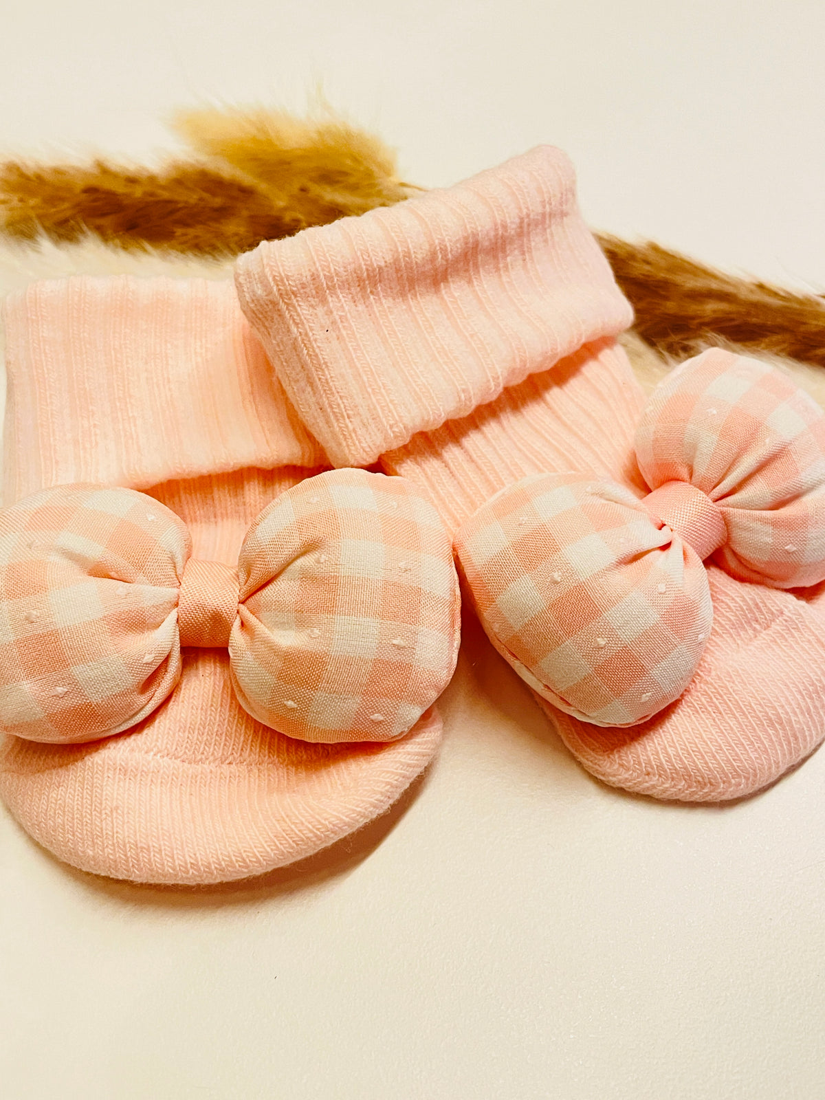 Söckchen rosa mit Schleife für Babys