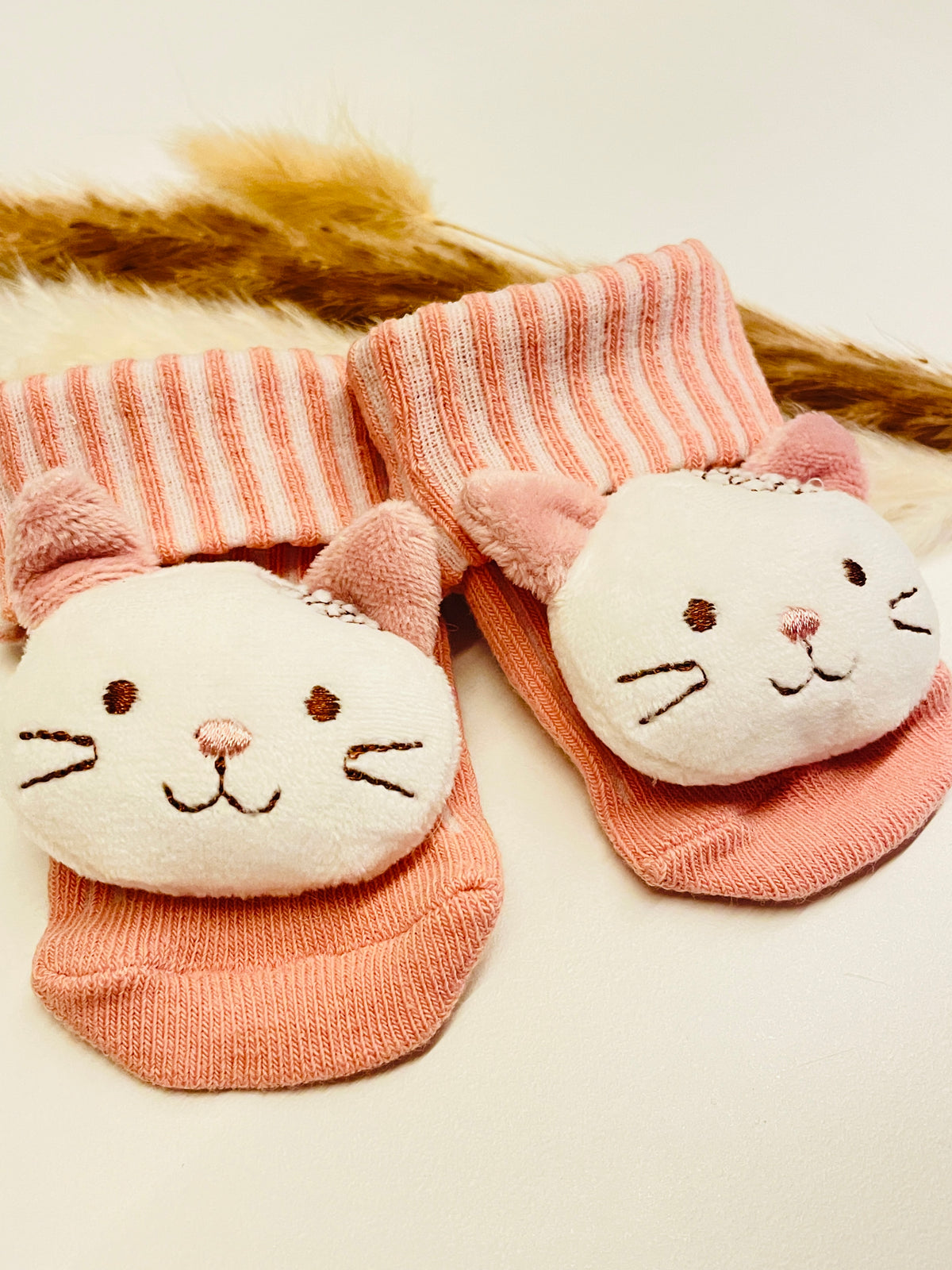 Söckchen altrosa mit Katze für Babys