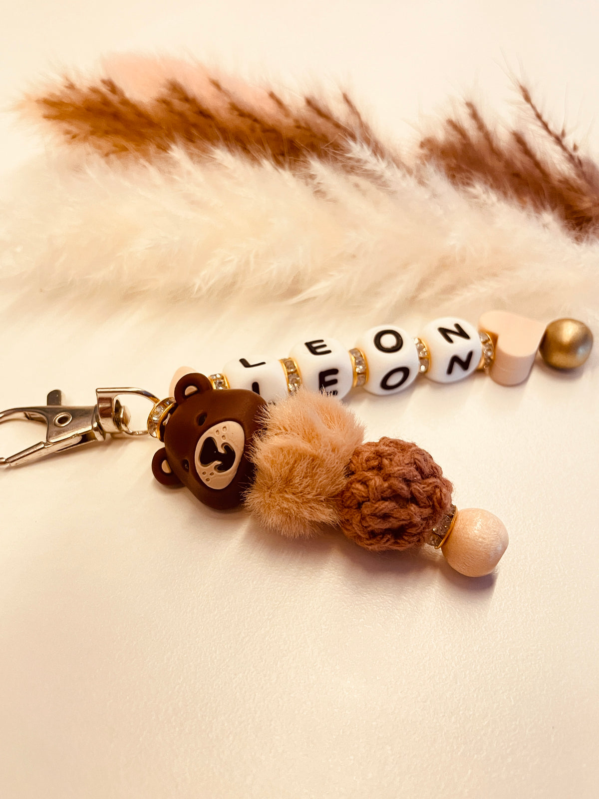 Schlüsselanhänger Bär beige braun, personalisiert mit Namen