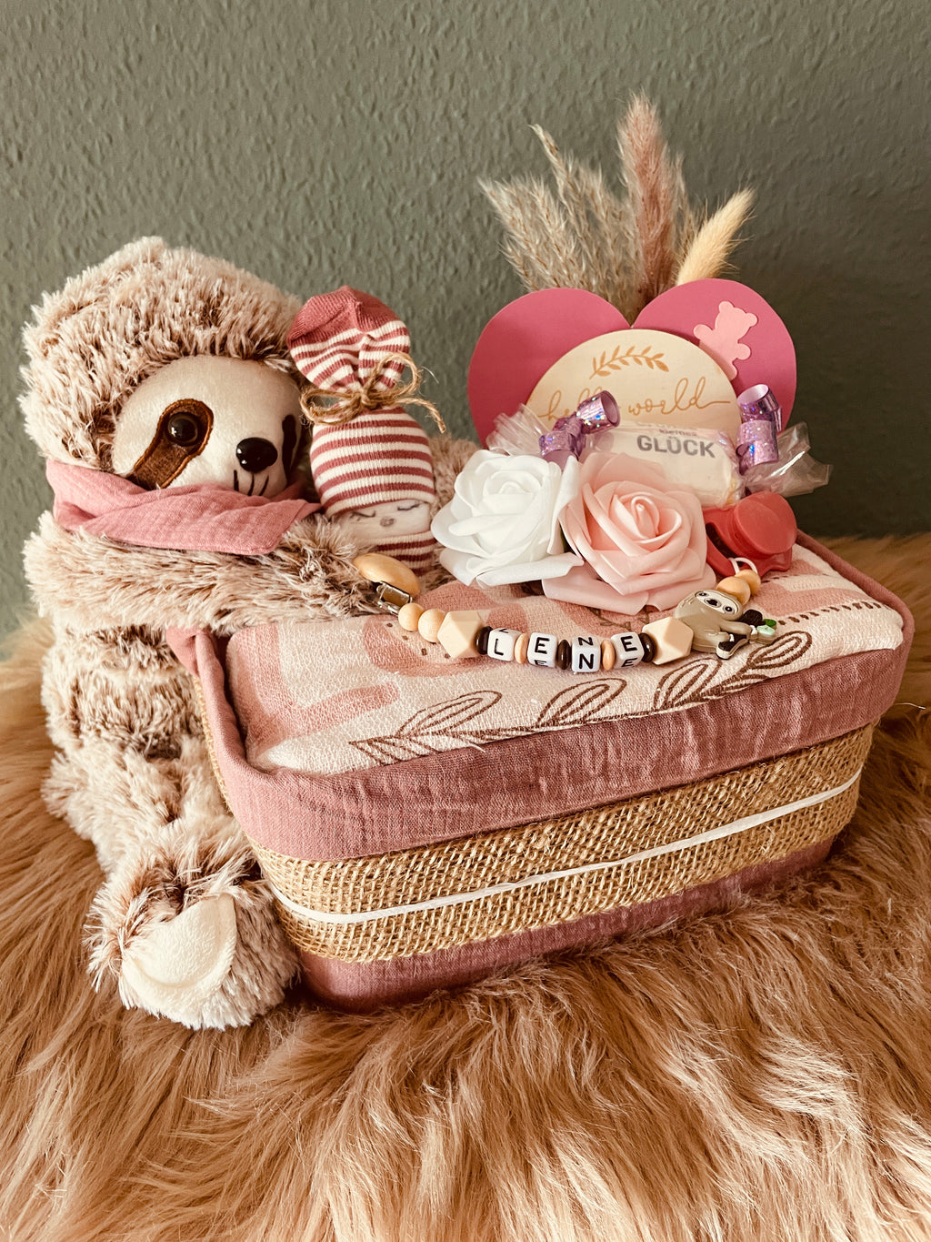Windelbox Faultier rosa altrosa mit Windeln personalisiert Babygeschenk Mädchen handgefertigt
