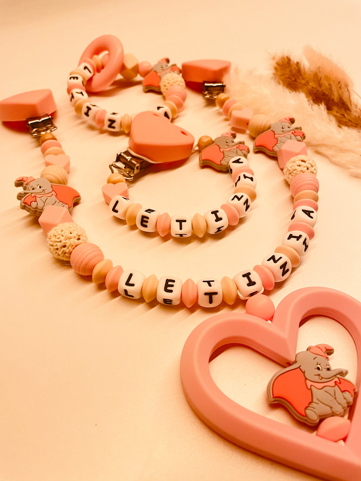 Schnullerkette, Kinderwagenkette, Greifring personalisiert Elefant rosa beige