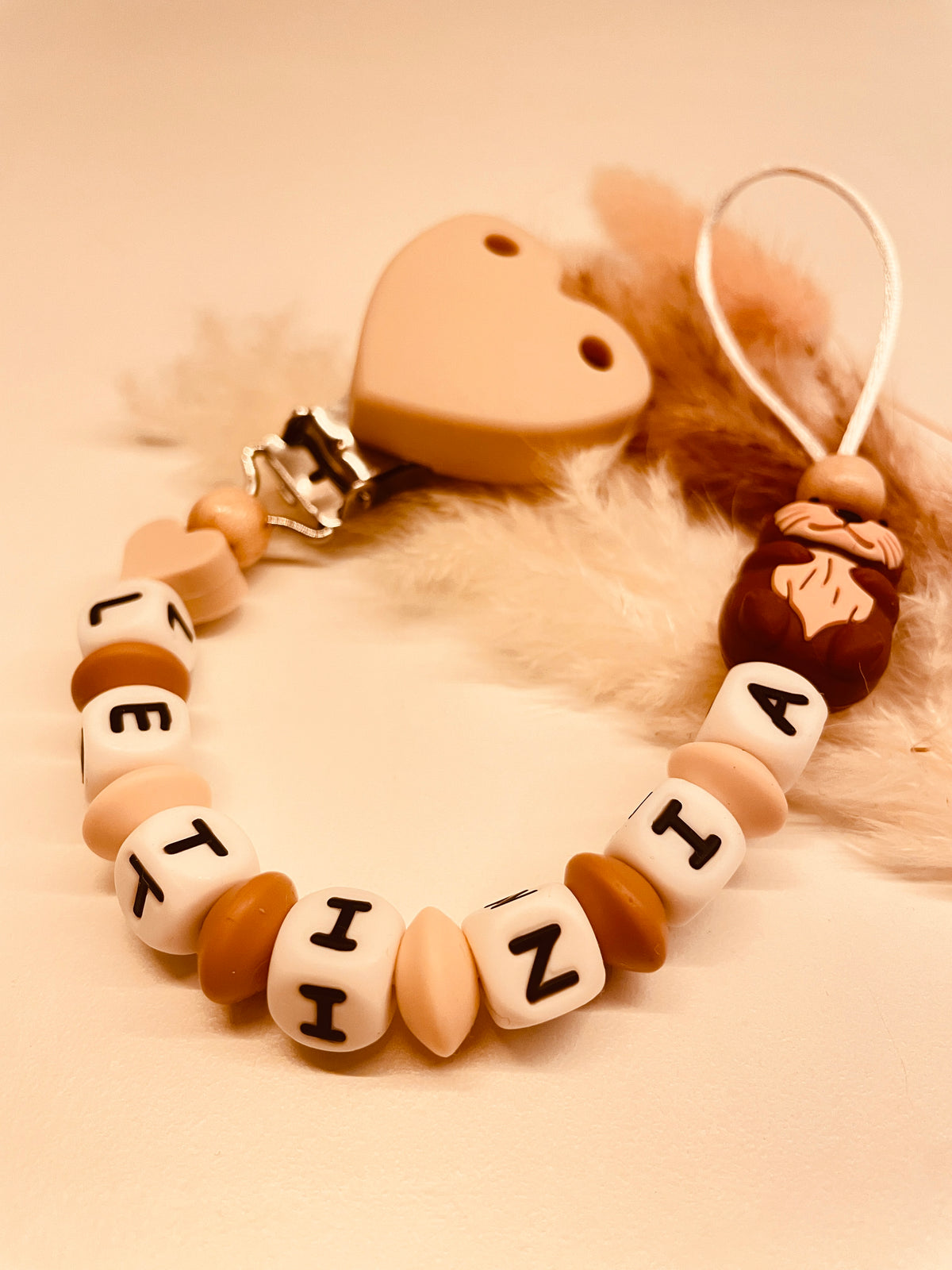 Schnullerkette Otter personalisiert beige braun