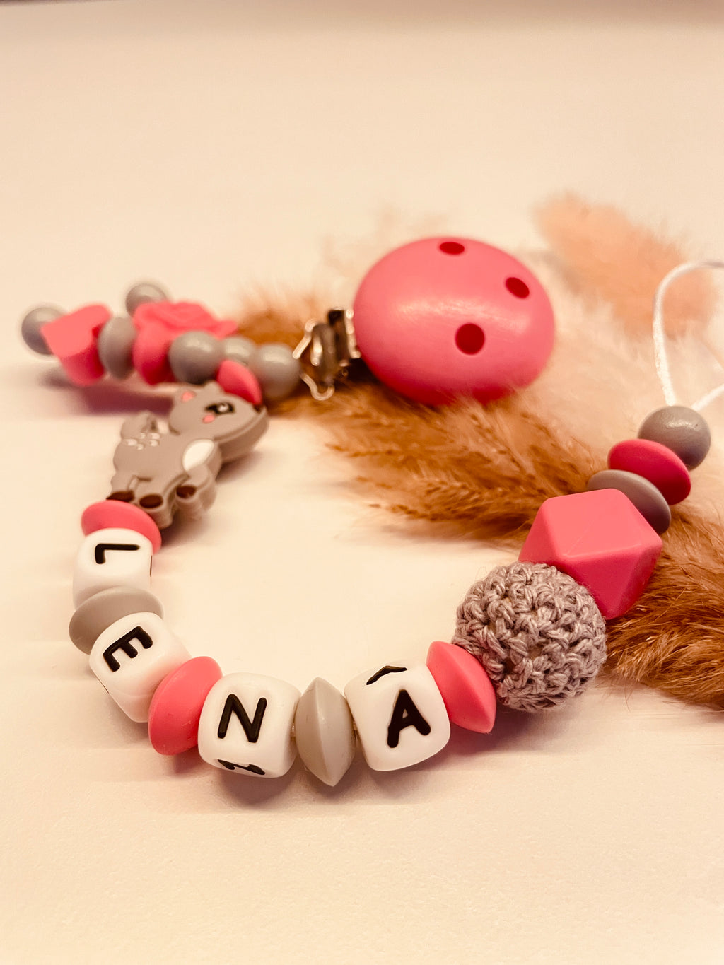 Schnullerkette Reh pink grau mit Anhänger