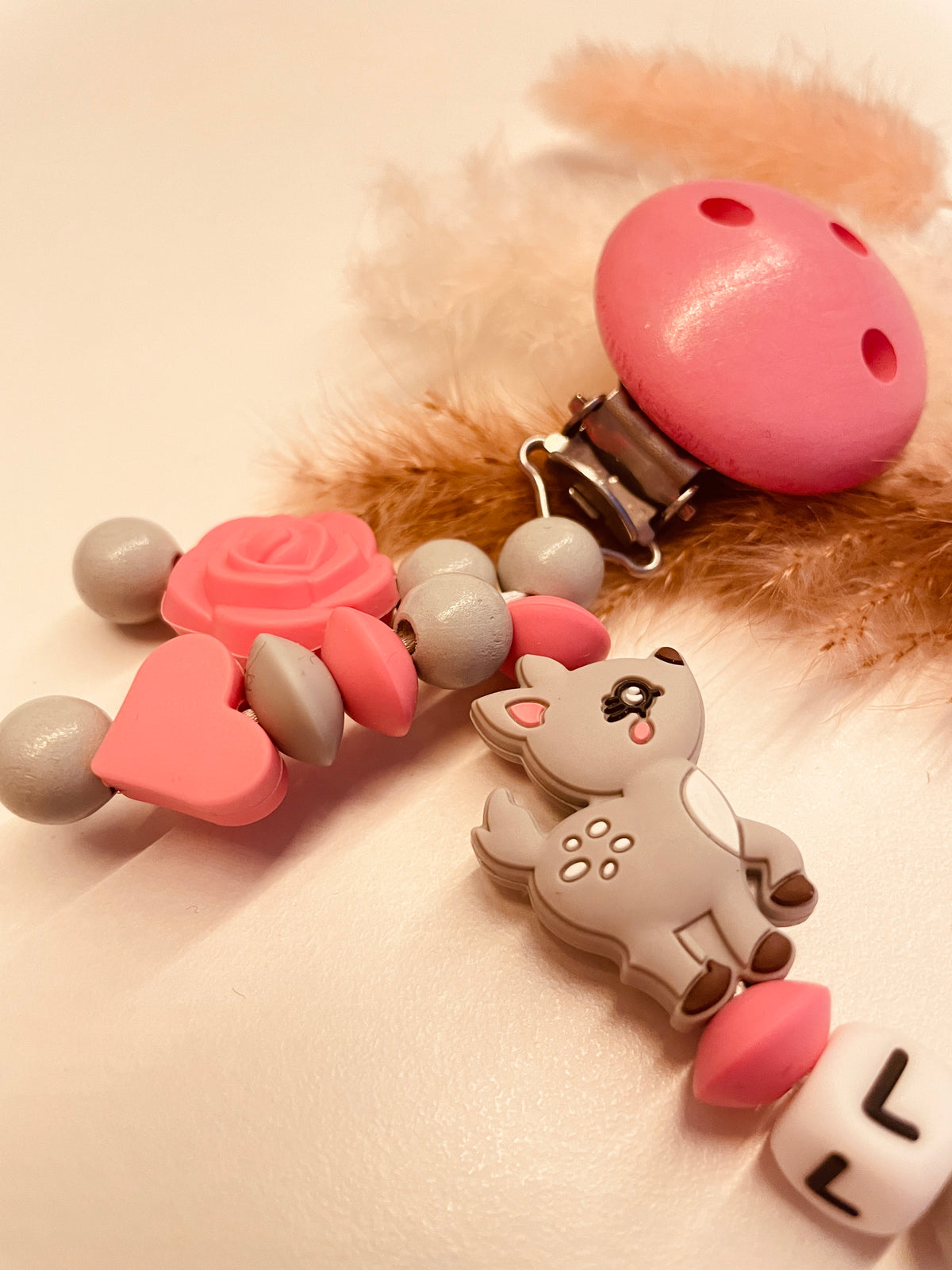 Schnullerkette Reh pink grau mit Anhänger 13,90€, statt 18,90€