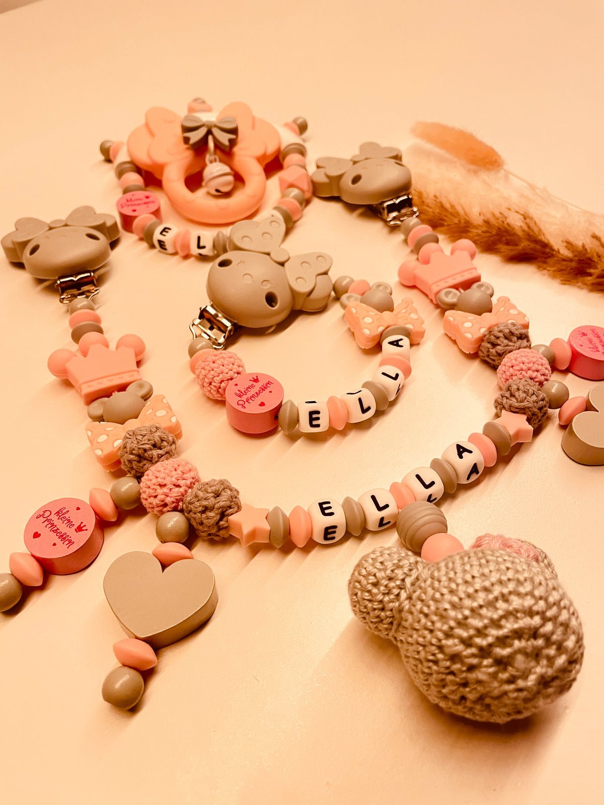 Schnullerkette Kinderwagenkette Greifring personalisiert Maus kleine Prinzessin grau rosa